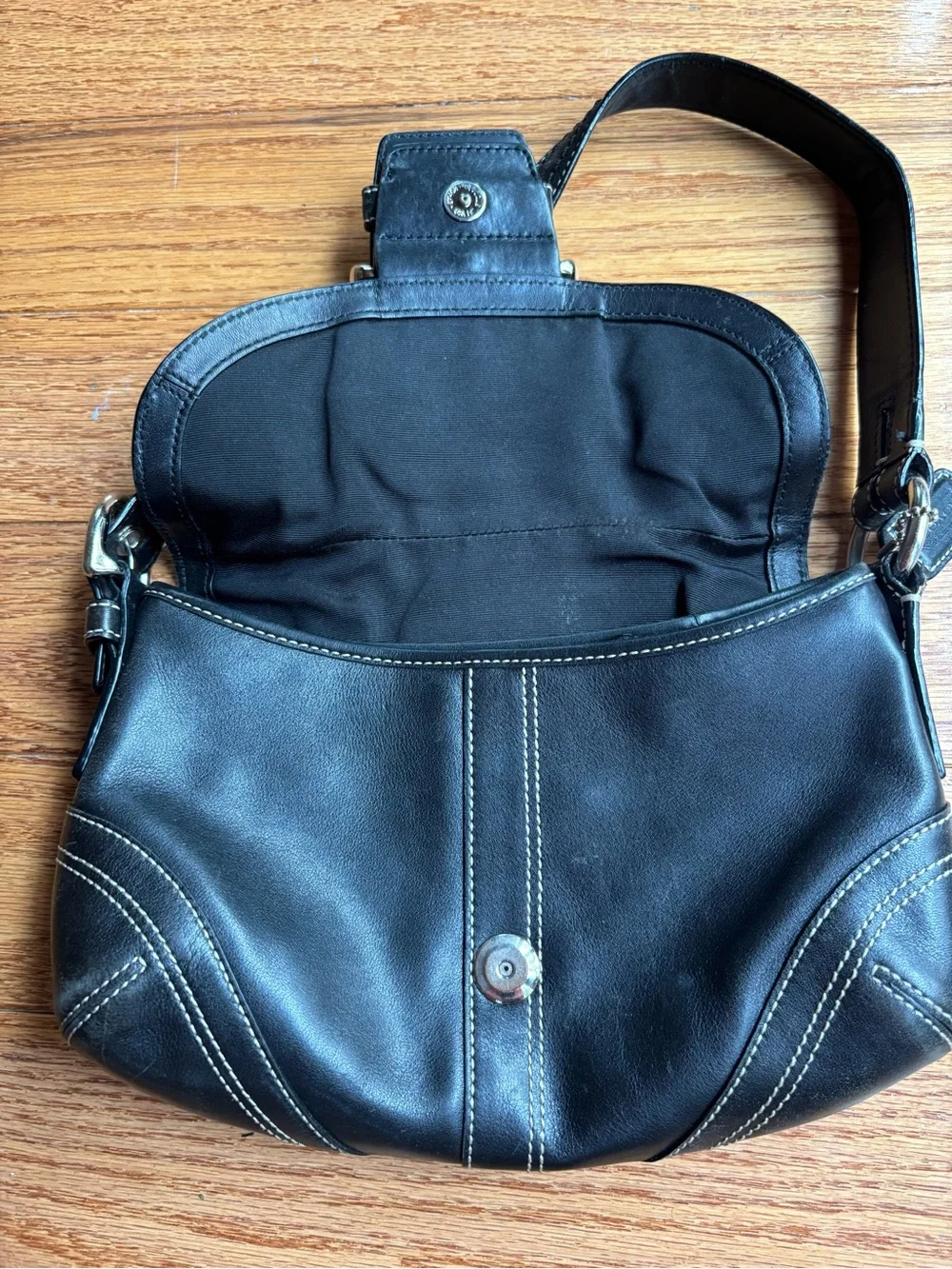 Vintage Coach Soho Buckle Shoulder Bag Black Contrast Stitching 10316 W/Wallet